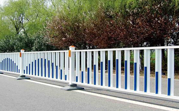 泰安安防设备：设计交通护栏时需要考虑的方面